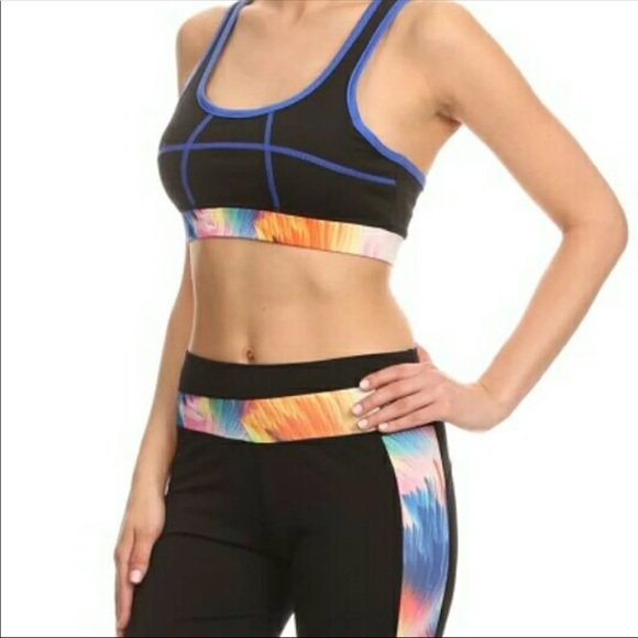 Strappy Sports Bra and Capri Workout Leggings Set - Picture 8 of 8